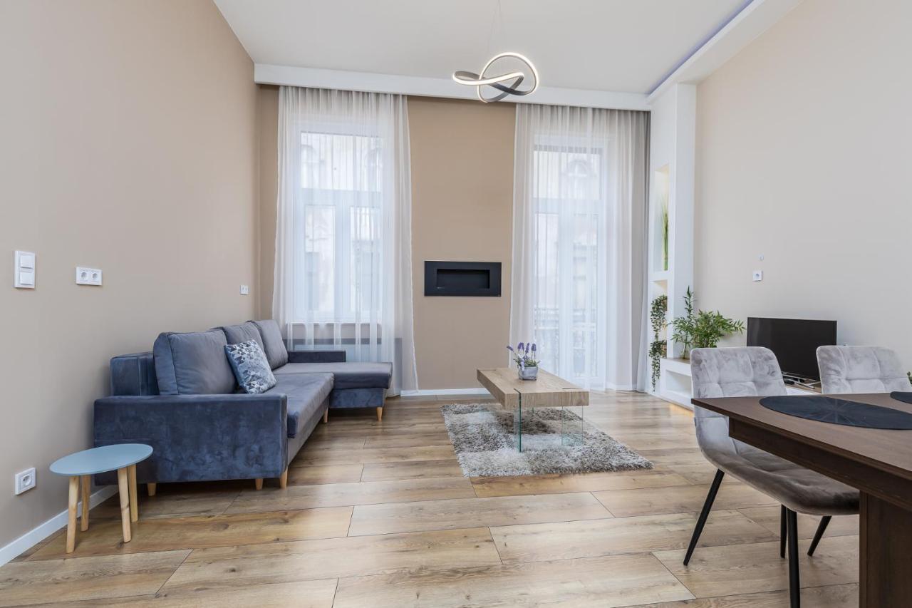 Csengery Deluxe Home With Balcony Budapest Exterior photo