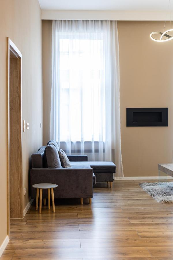 Csengery Deluxe Home With Balcony Budapest Exterior photo