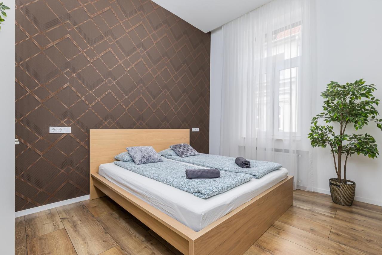 Csengery Deluxe Home With Balcony Budapest Exterior photo